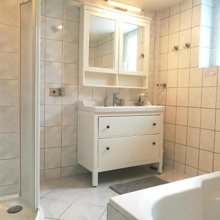 Gemütliches Haus Mit Vier Zimmern * Leipzig