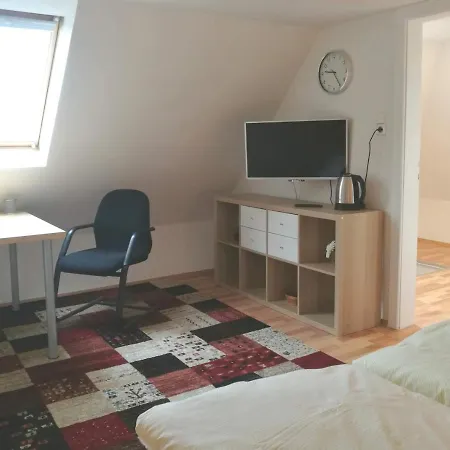 Gemutliches Haus Mit Vier Zimmern Λειψία
