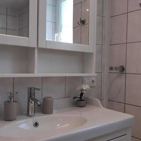 Gemutliches Haus Mit Vier Zimmern Guest house *
