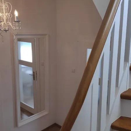 Gemutliches Haus Mit Vier Zimmern