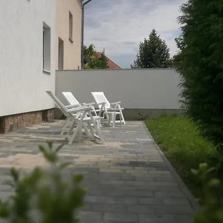 Gemutliches Haus Mit Vier Zimmern * Λειψία